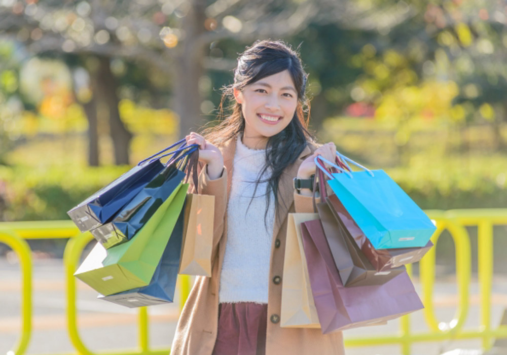 着る服の色によって相手に与える印象が変わる サマーセールでは普段と違うコーディネートに挑戦しよう 有給インターンならインターンバイト